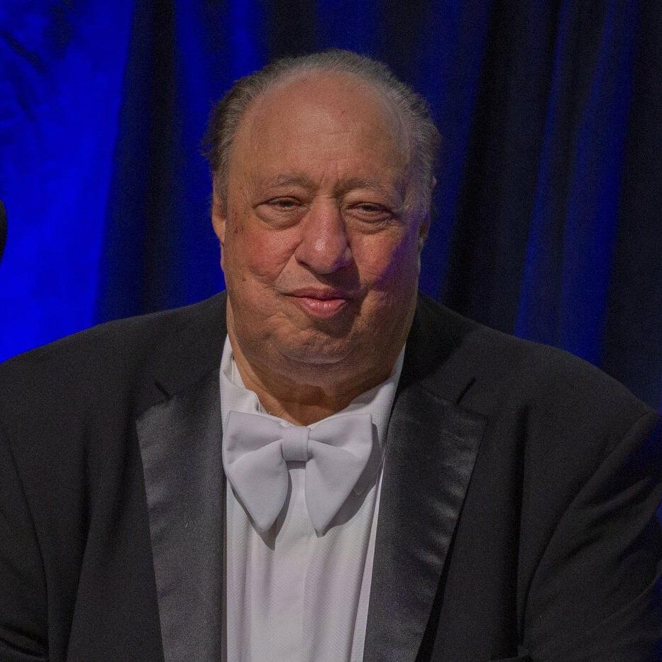 U.S. billionaire tells why he's helping fund court fight to stop B.C. ostrich cull